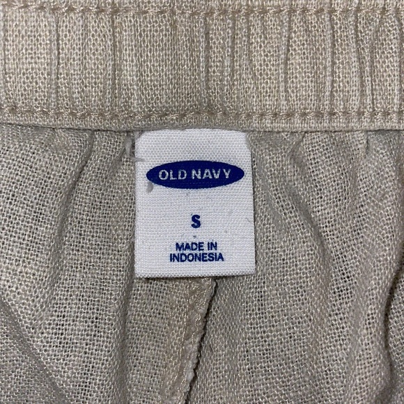 H/P🎉🥳 9/2 LONG WEEKEND FITS POSH PARTY •OLD NAVY•KHAKI SHORTS SIZE SMALL - Picture 6 of 7